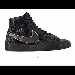 Nike Women’s BLAZER Mid